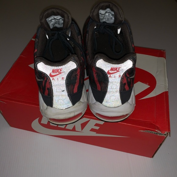 Air Max 95 size 12 in infrared Camo - Picture 4 of 6